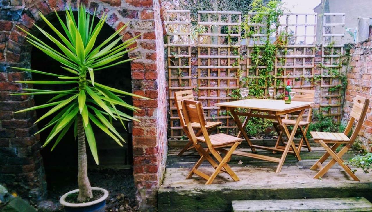 Milliner's Holiday home *
